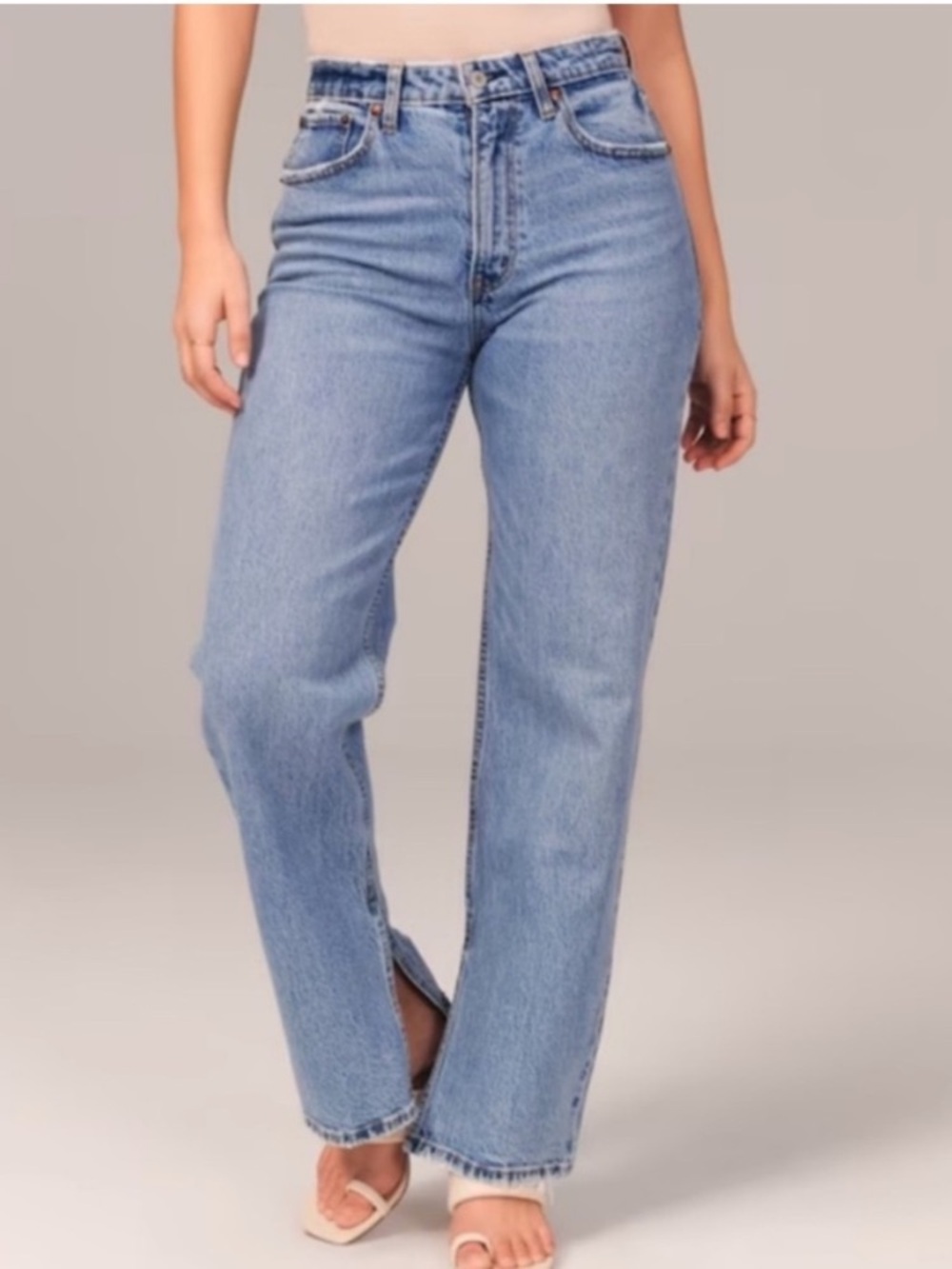 Abercrombie & Fitch the 90s Relaxed Jean Slit Hem Intentional Distress 27 Short